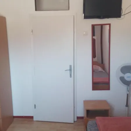 Apartment Red